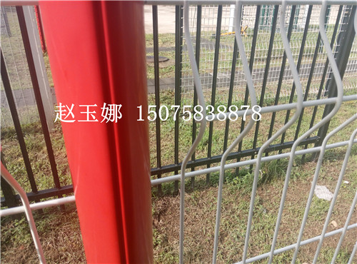 桃型柱護(hù)欄網(wǎng)，熔堅(jiān)固美觀于一身的護(hù)欄網(wǎng)產(chǎn)品